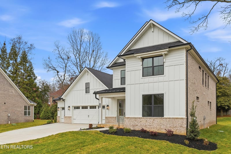 8151 Nubbin Ridge Dr, Knoxville, TN 37919