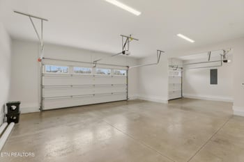 8151 Nubbin Ridge Dr, Knoxville, TN 37919