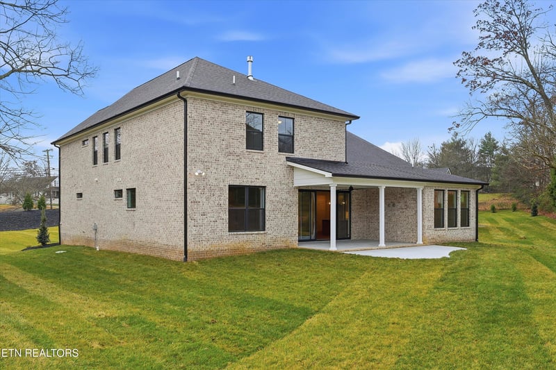 8151 Nubbin Ridge Dr, Knoxville, TN 37919