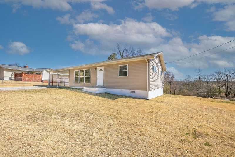 816 E E Wheeler St, Rockwood, TN 37854