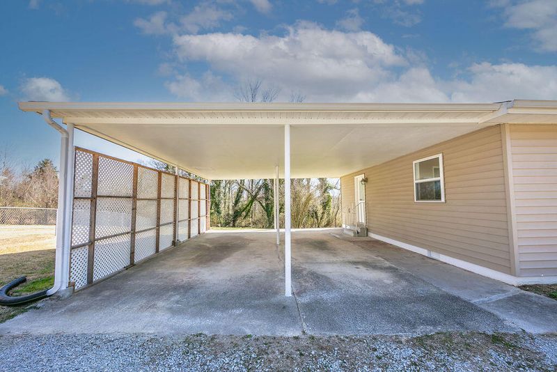 816 E E Wheeler St, Rockwood, TN 37854