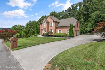 816 Foxfield Ln, Knoxville, TN 37922