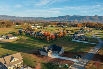 816 Majestic Mountains Blvd, Walland, TN 37886