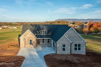 816 Majestic Mountains Blvd, Walland, TN 37886