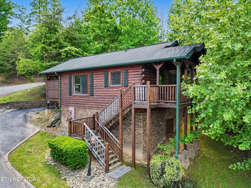 816 Spirit Loop Way, Gatlinburg, TN 37738
