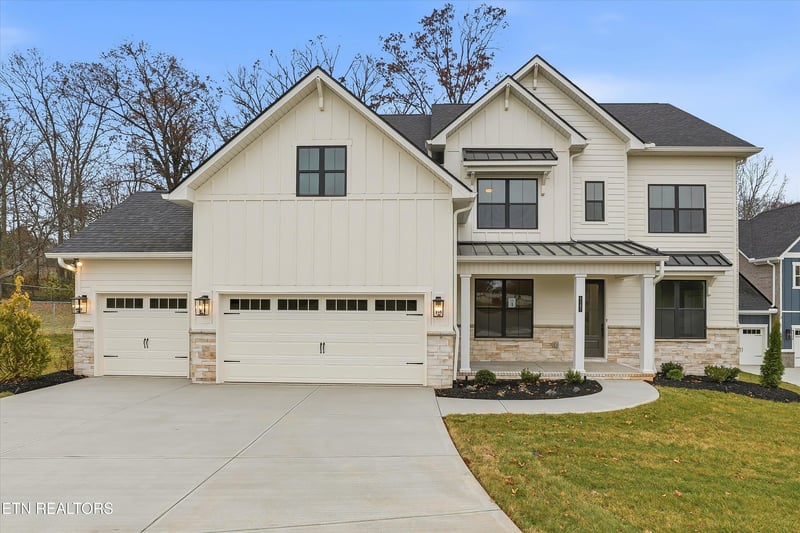 8167 Nubbin Ridge Dr, Knoxville, TN 37919