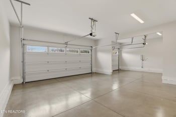8167 Nubbin Ridge Dr, Knoxville, TN 37919
