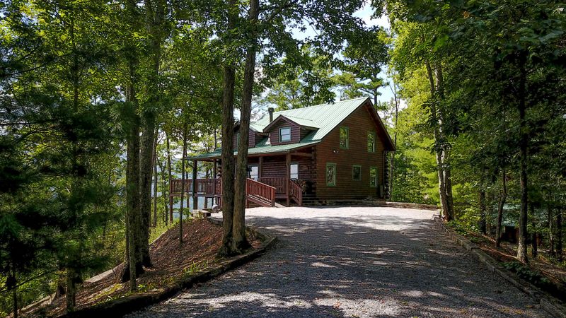 817 Christy Ln, Townsend, TN 37882