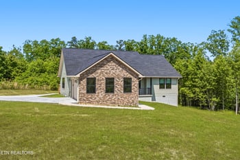 817 Elb Private Dr, Huntsville, TN 37756