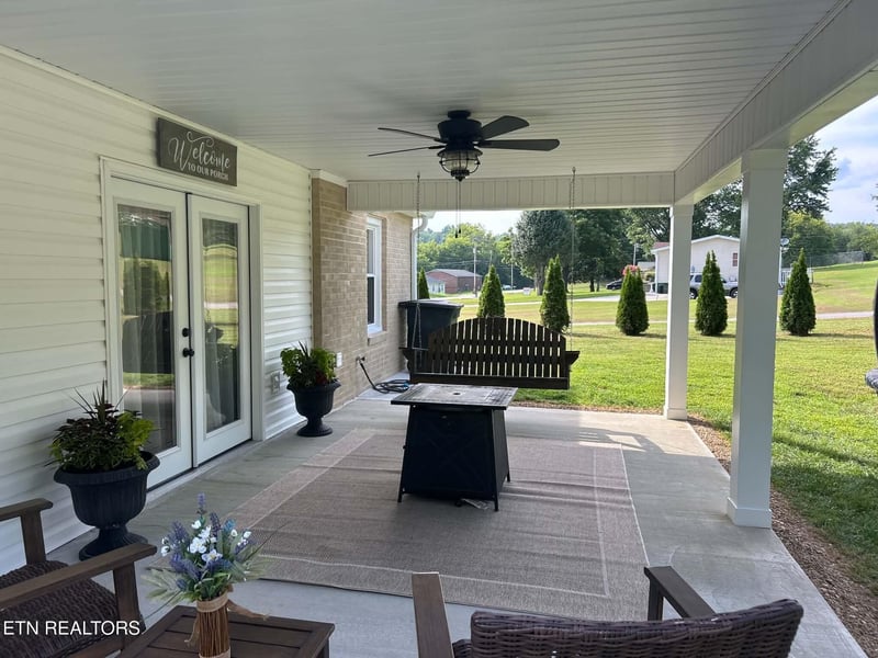 817 Lawnville Rd, Kingston, TN 37763