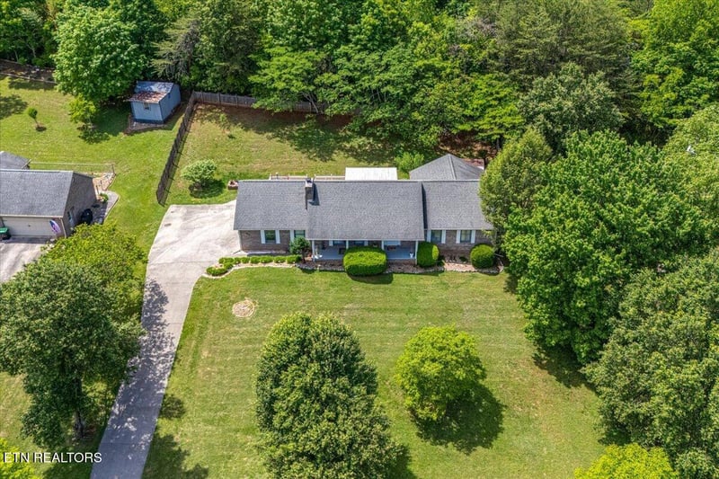 817 Pioneer Dr, Seymour, TN 37865