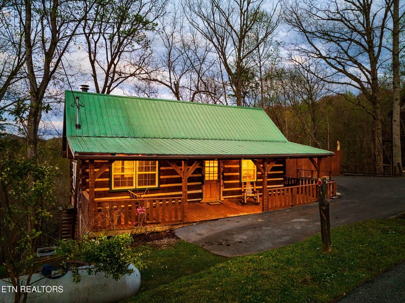 817 Ridgefield Dr, Sevierville, TN 37876