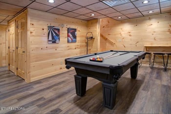 817 String Run Way, Pigeon Forge, TN 37863