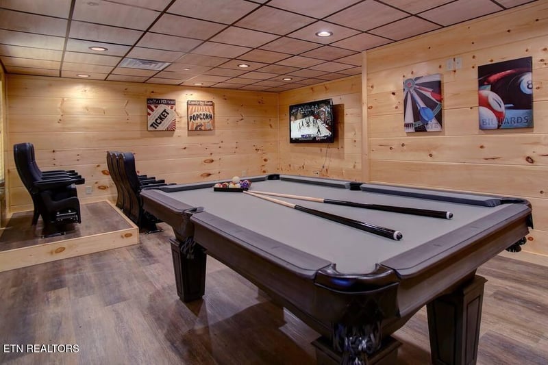 817 String Run Way, Pigeon Forge, TN 37863