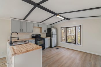 817 Vanessa Way, Heiskell, TN 37754
