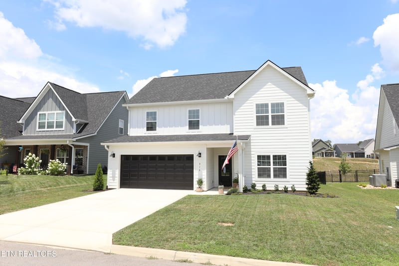 818 Berry Basket Dr, Knoxville, TN 37924
