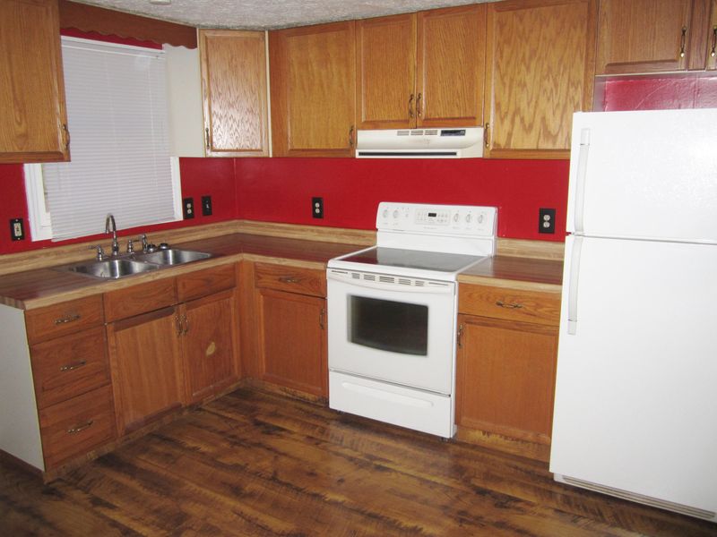 818 Fairview Rd, Crossville, TN 38571