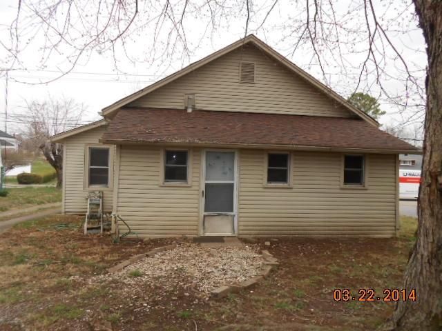 818 Mulberry St, Loudon, TN 37774