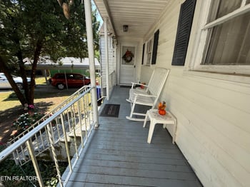 818 Sewanee St, Harriman, TN 37748