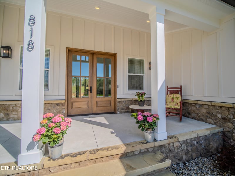 818 Sophie Dr, Greenback, TN 37742