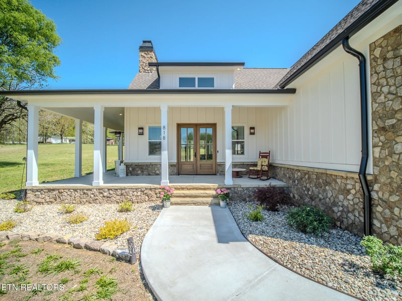 818 Sophie Dr, Greenback, TN 37742
