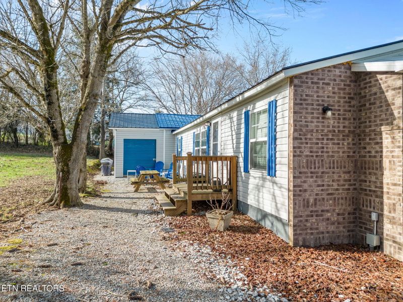 818 W Hemlock St, Lafollette, TN 37766