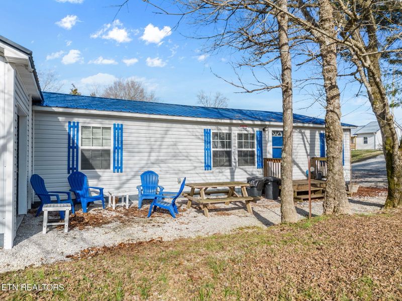 818 W Hemlock St, Lafollette, TN 37766