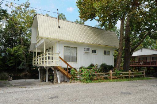 8182 Cedar Creek Rd, Townsend, TN 37882