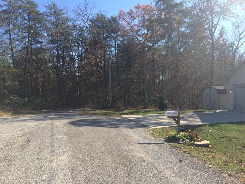 8188 Chief Red Cloud Dr, Crossville, TN 38572