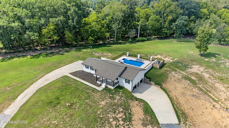 819 Edna Garland Rd, Maryville, TN 37801