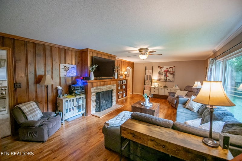 819 Keith Ln, Athens, TN 37303