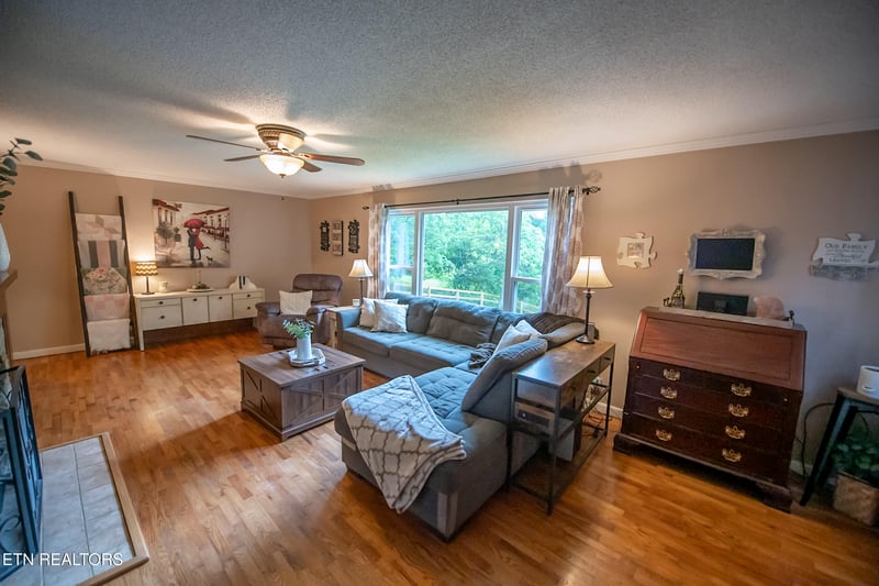 819 Keith Ln, Athens, TN 37303