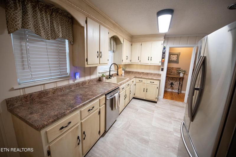 819 Keith Ln, Athens, TN 37303