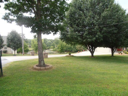 819 Modac Dr, Crossville, TN 38572