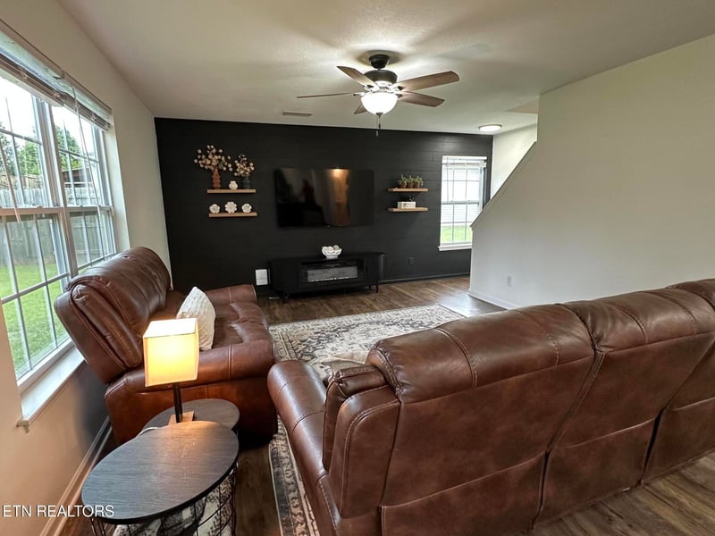 819 Old Towne Loop Dr, Seymour, TN 37865