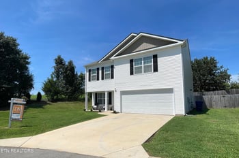 819 Old Towne Loop Dr, Seymour, TN 37865