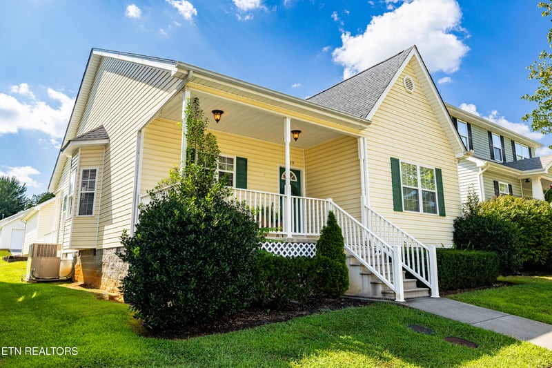 819 Stratford Ave, Sweetwater, TN 37874