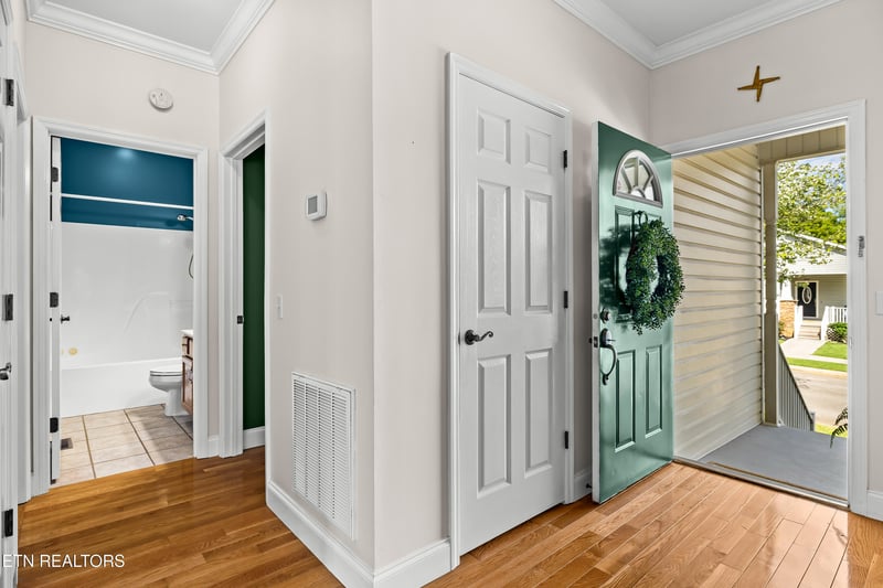 819 Stratford Ave, Sweetwater, TN 37874