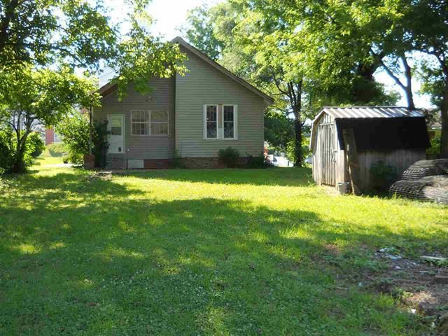819 Washington Ave, Etowah, TN 37331