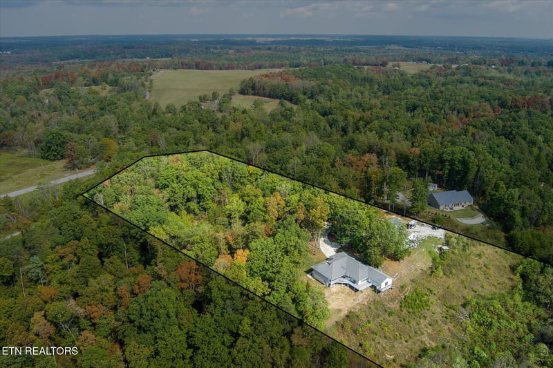 82 Browns Gap Rd, Crossville, TN 38555
