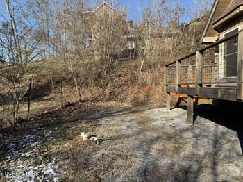820 Crest View Dr, Gatlinburg, TN 37738