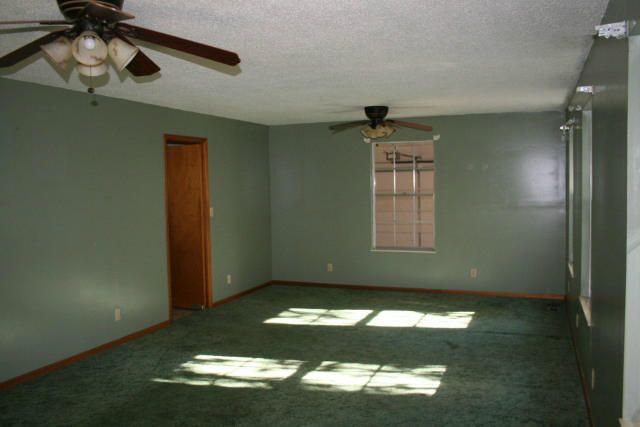 820 Dixie Lee Cir, Lenoir City, TN 37772