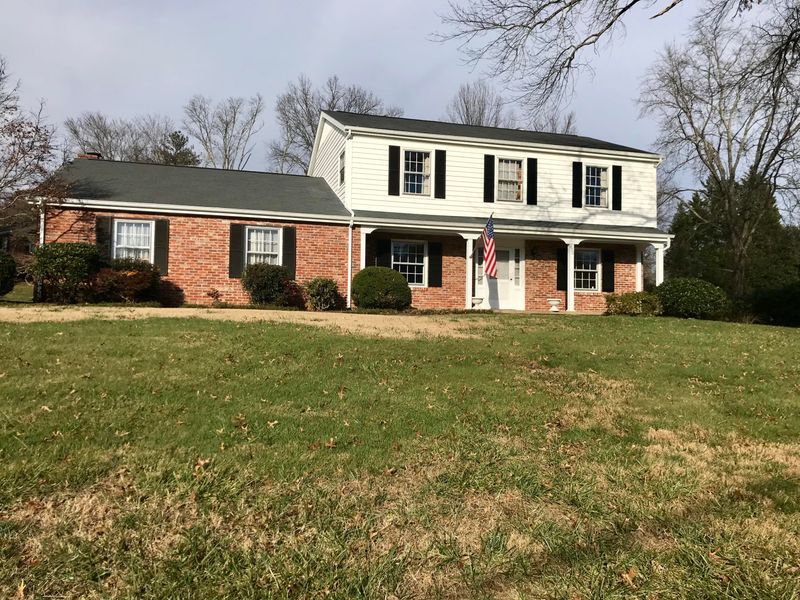 820 Marlboro Rd, Knoxville, TN 37909