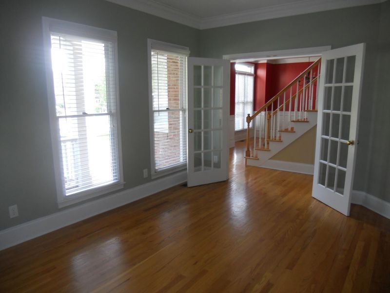 820 Mcguffeys Dr #2, Knoxville, TN 37934