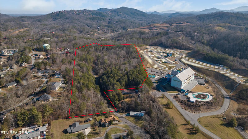 820 Old Gate Rd, Pigeon Forge, TN 37863
