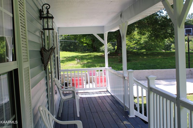 820 Sandcut Rd, Oneida, TN 37841
