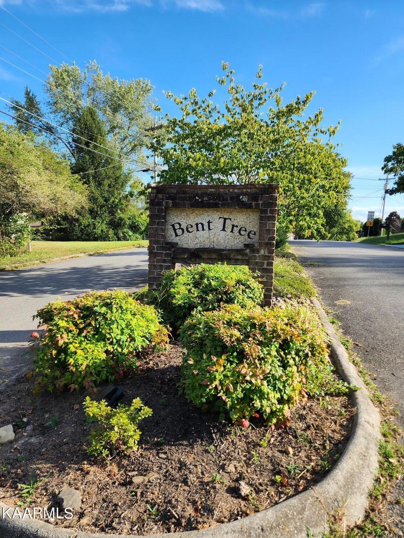 820 Smoke Creek Rd, Farragut, TN 37934