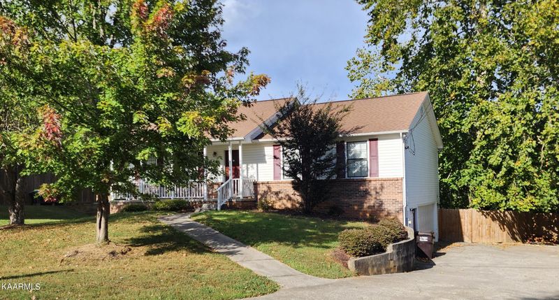 820 Smoke Creek Rd, Farragut, TN 37934