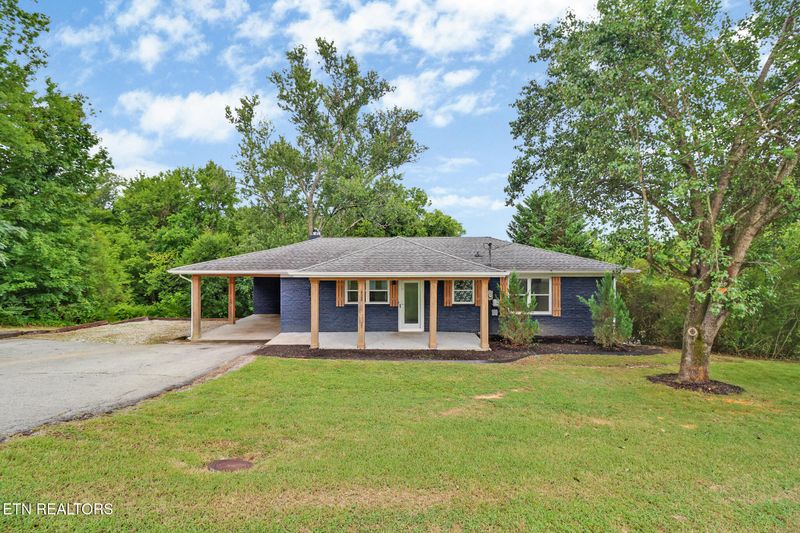 820 Sunset Dr, Kingston, TN 37763