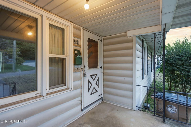 820 W Emerald Ave, Knoxville, TN 37921